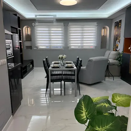 Carihuela Sanmartin House Апартаменти Торремолінос