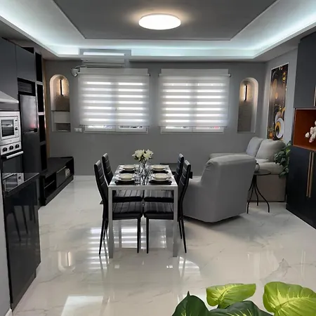 Carihuela Sanmartin House Апартаменти *