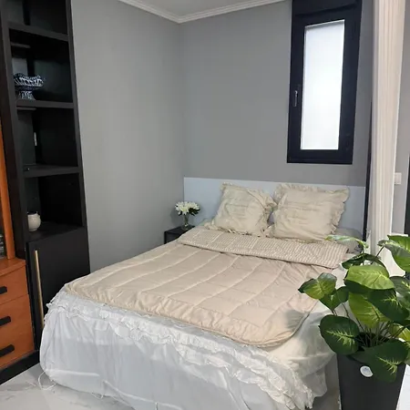 Carihuela Sanmartin House Апартаменти Торремолінос